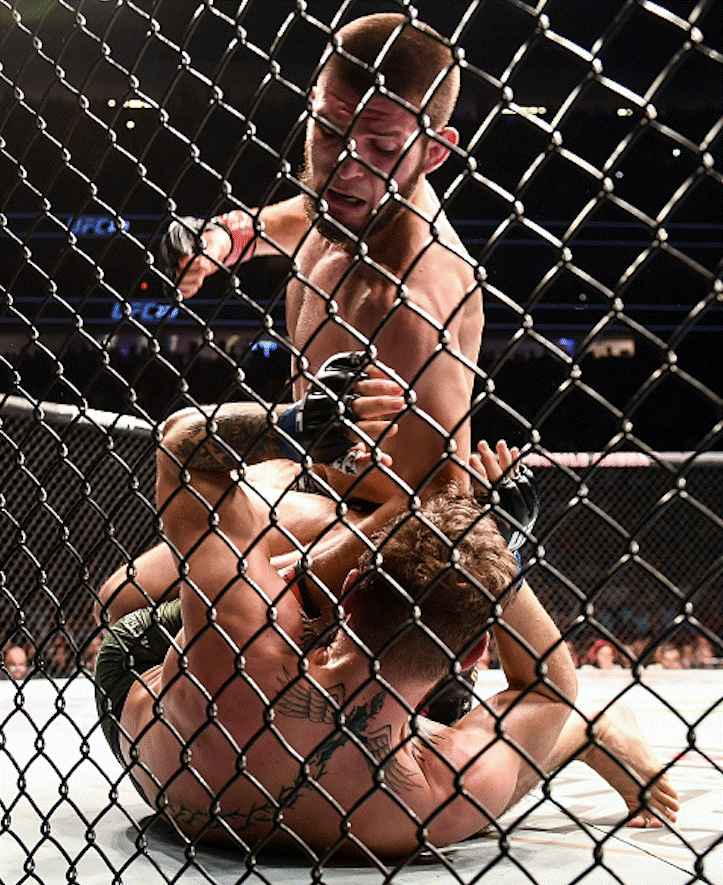 Gã điên McGregor thua đau trong lần tái xuất, tạo ra vụ ẩu đả chưa từng có trong lịch sử UFC-7