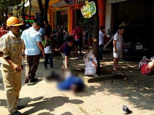 Ô tô tông trúng xe máy rồi lao thẳng vào cửa hàng đồ gỗ khiến nam công nhân tử vong