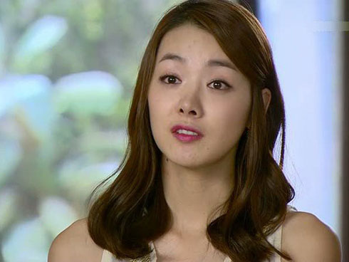 Mẹ chồng thấy con trai giặt đồ bèn đùng đùng nổi giận quát mắng, con dâu liền đáp lại khiến bà sững sờ im bặt-2