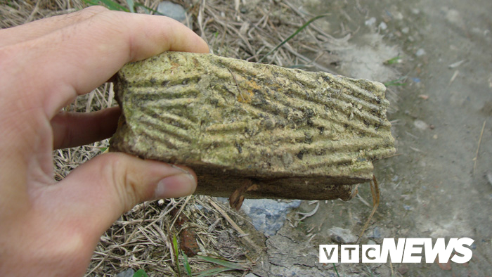 Thoải mái tàn phá nghĩa địa mộ cổ khổng lồ chứa cả tấn báu vật ở Hải Dương-2