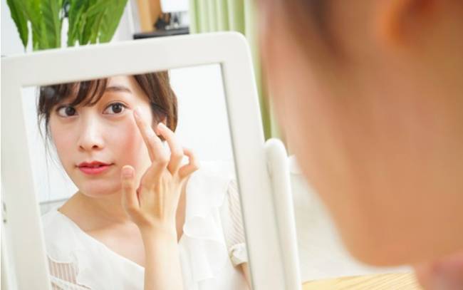 Đến Nhã Phương chắc cũng cần áp dụng cách này mới có thể giảm bớt nếp nhăn quanh mắt-1