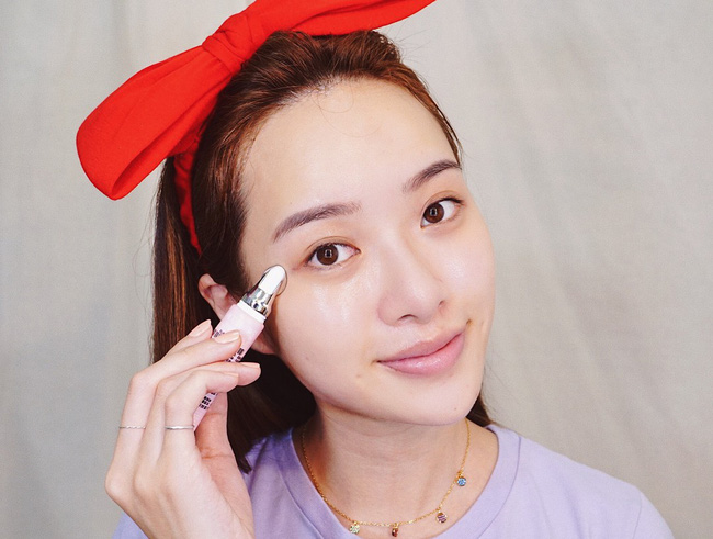Đến Nhã Phương chắc cũng cần áp dụng cách này mới có thể giảm bớt nếp nhăn quanh mắt-5