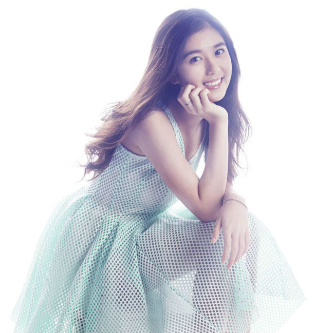 Nhan sắc khiến hàng triệu đấng mày râu điêu đứng của mỹ nhân quả táo-18