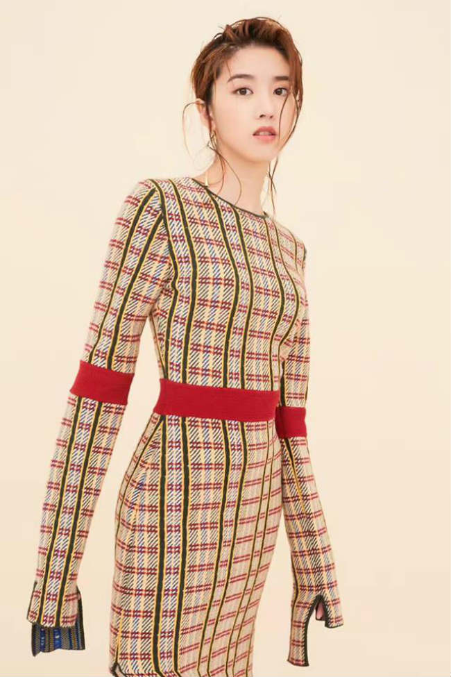 Nhan sắc khiến hàng triệu đấng mày râu điêu đứng của mỹ nhân quả táo-4