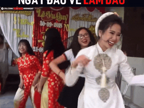 Còn ai 'gắt' hơn cô dâu này, bị gia đình nhà chồng 'lườm nguýt' nhưng vẫn rủ hội chị em bạn dì quẩy tới bến
