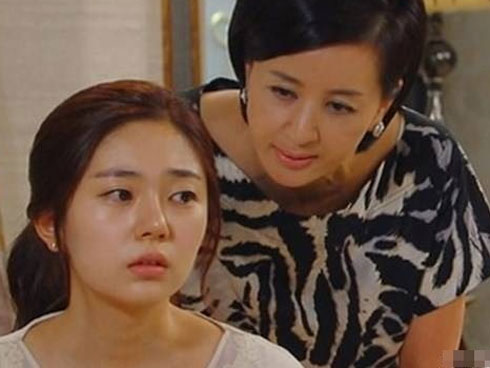 Thấy con trai giúp vợ giặt quần áo, mẹ chồng không tiếc lời mắng nhiếc nàng dâu mà chưa kịp hiểu đầu đuôi câu chuyện-2