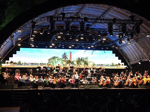 Vietnam Airlines Classic-Hanoi Concert: Đẹp nao lòng thu Hà Nội