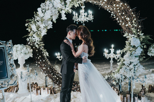 Lộ clip Ưng Hoàng Phúc cầu hôn Kim Cương đầy cảm động sau nhiều năm sống chung-10