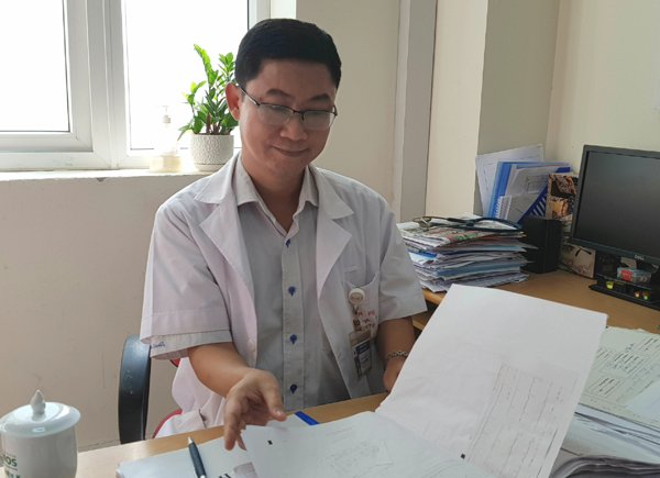 Thiếu nữ Hà Nội 18 tuổi rụng rời phát hiện ung thư vú-1