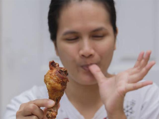 Mang bầu con trai, mẹ ăn thịt gà sẽ làm teo cậu nhỏ của em bé?-2