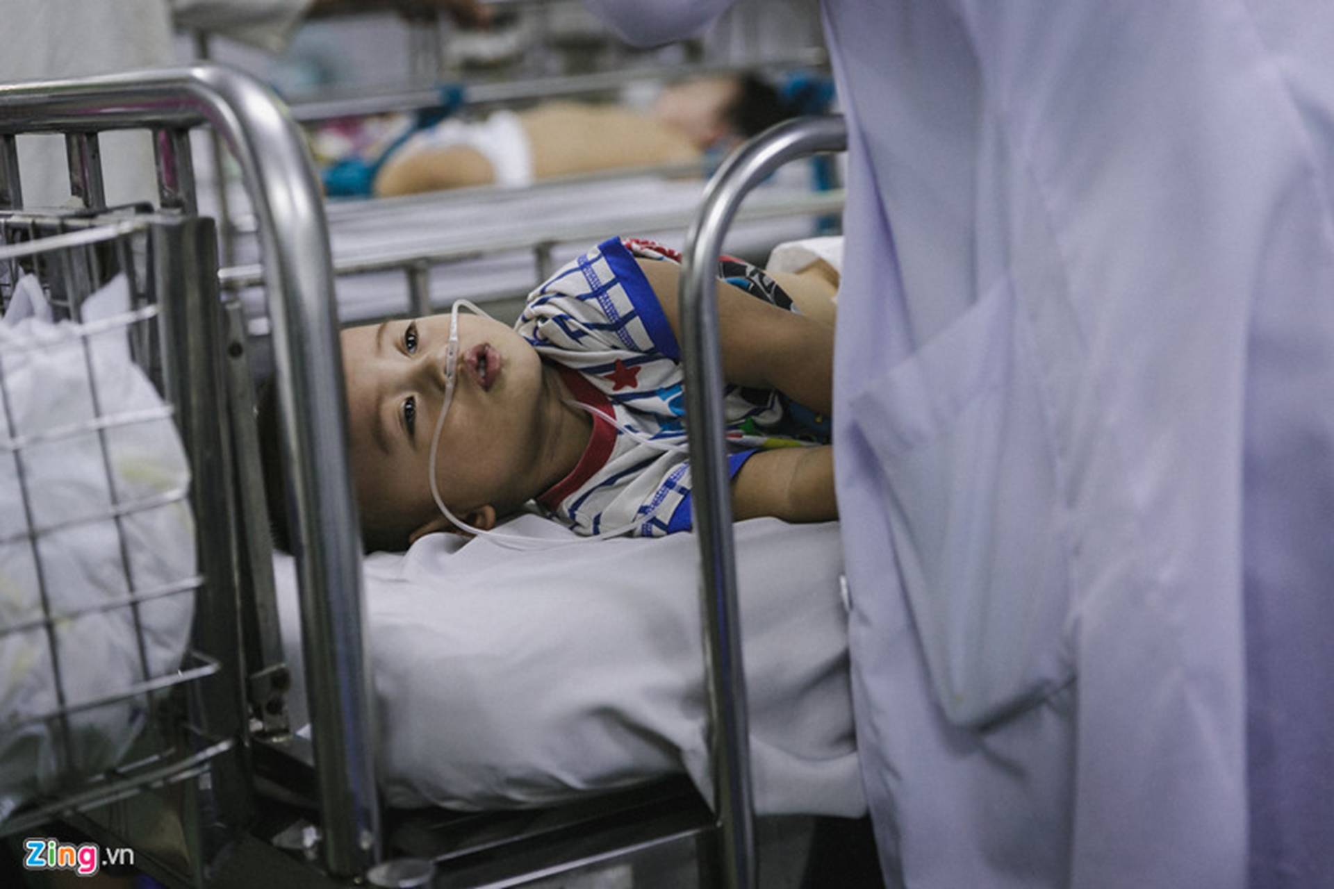 Bệnh viện Nhi ở Sài Gòn vỡ trận vì dịch chồng dịch-7