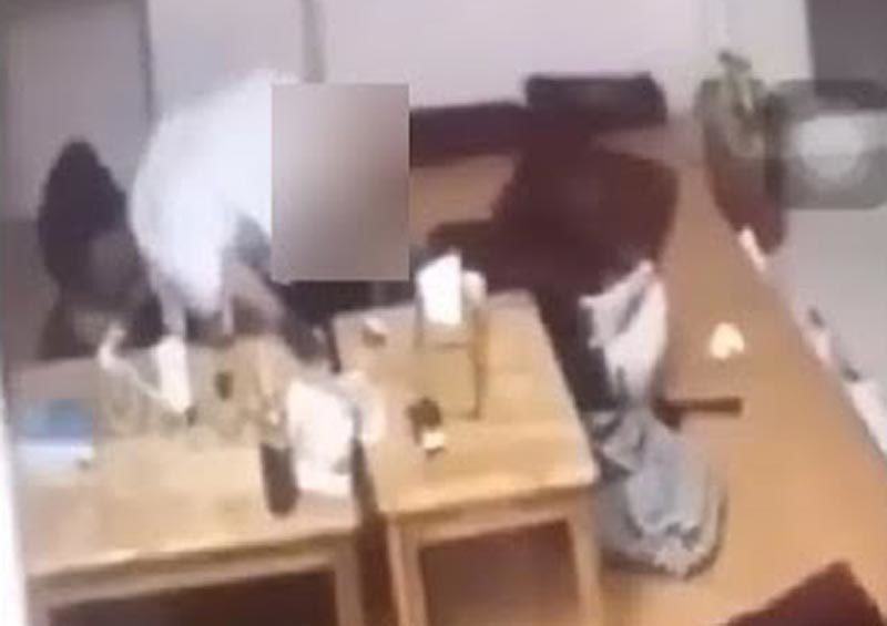 Cặp đôi thản nhiên diễn cảnh nóng trong quán trà sữa ở Lạng Sơn-2