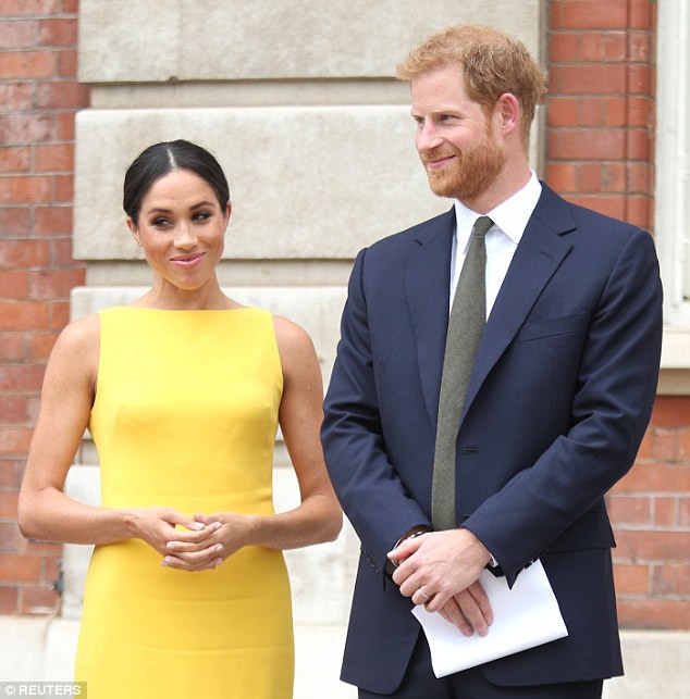 Đi xe lăn đến Cung điện Hoàng gia để nói lời xin lỗi, chị gái Meghan Markle bị vệ sĩ đuổi thẳng cổ-1