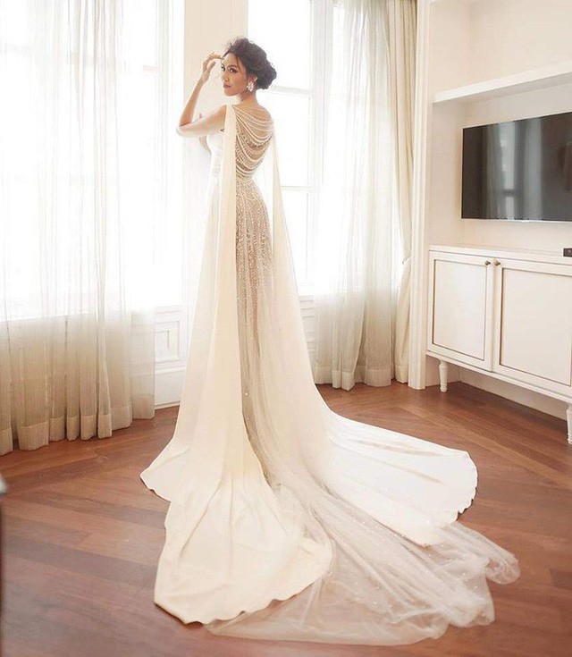 Nhã Phương - Lan Khuê: Thật khó để nói ai mới là cô dâu xinh đẹp nhất!-12