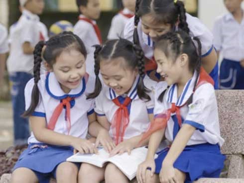 Sữa học đường - giải pháp tối ưu cho câu chuyện người Việt lùn?