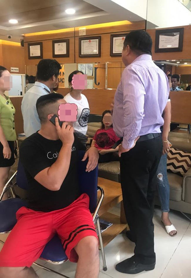 Người phụ nữ tố bệnh viện thẩm mỹ ở TP.HCM làm hỏng ngực chị gái nhưng phủi bỏ trách nhiệm-3