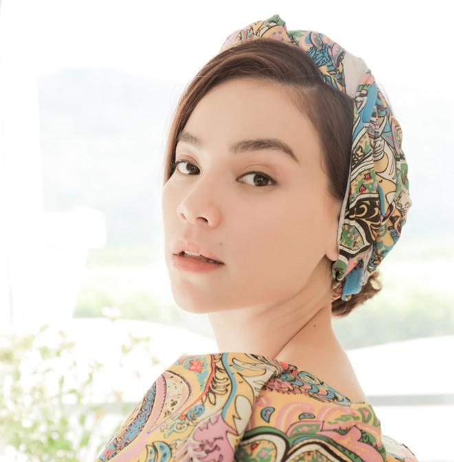 Không chỉ mỗi Ngọc Trinh, những sao nữ này cũng có làn da trắng nõn không tì vết-4