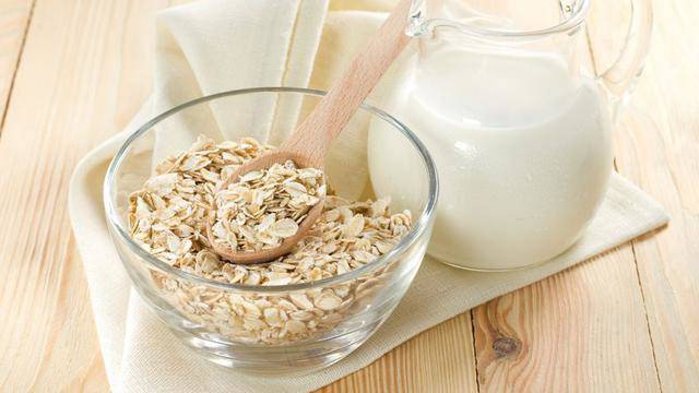 Không chỉ mỗi Ngọc Trinh, những sao nữ này cũng có làn da trắng nõn không tì vết-7