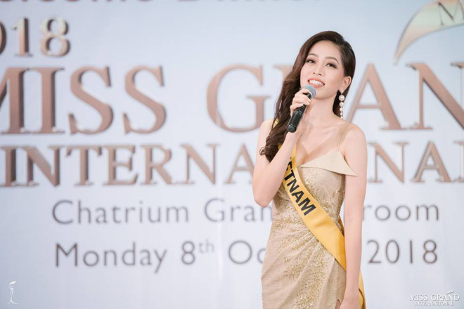Clip: Phương Nga tự tin khoe giọng hát với ca khúc Hello Vietnam trên sân khấu của Miss Grand International 2018-1