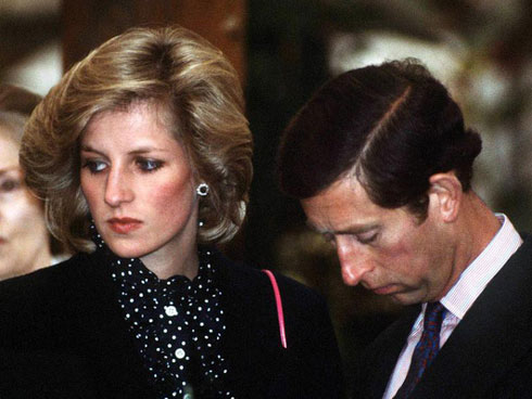 Bí mật ít biết đằng sau vòng hoa hồng màu trắng cùng dòng chữ khiêm tốn trên quan tài của Công nương Diana khiến nhiều người phải rơi lệ-5