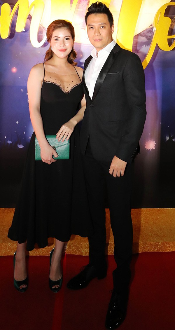 Hành động bất ngờ của Việt Anh và vợ sau khi để trạng thái độc thân”, nghi xảy ra mâu thuẫn-6