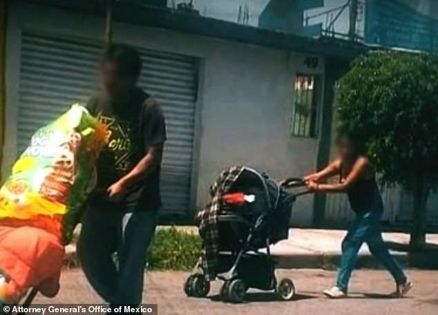Mexico: Chiếc xe đẩy em bé chứa đầy mảnh thi thể và chân tướng của vợ chồng sát nhân hàng loạt khiến cả nước kinh hoàng-3