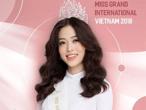 Phương Nga mang quốc phục Ngũ Phụng Tề Phi” cộng đồng mạng bảo nhìn như rèm cửa-6