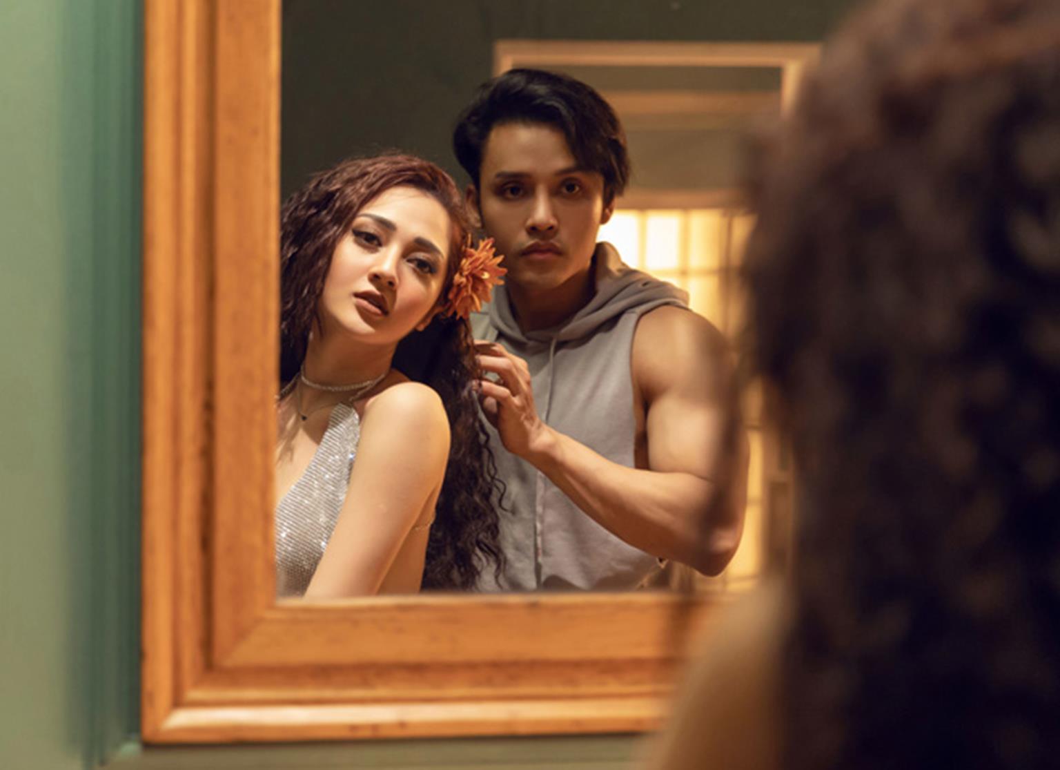 Bảo Anh tung hình ảnh nửa kín nửa hở khiêu khích người xem-7