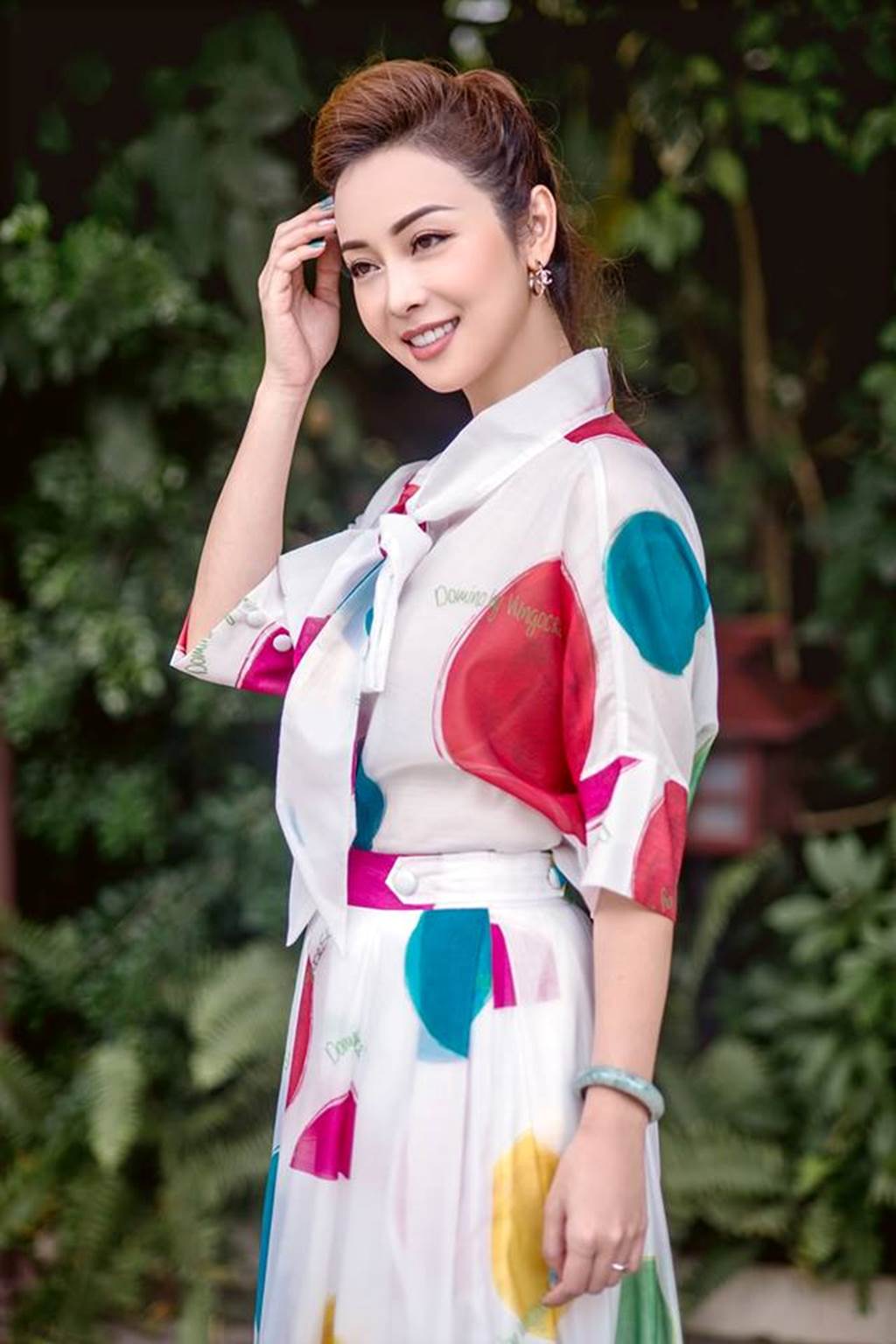 HH Jennifer Phạm lại gây thương nhớ nhờ váy xuyên thấu mỏng như sương-7