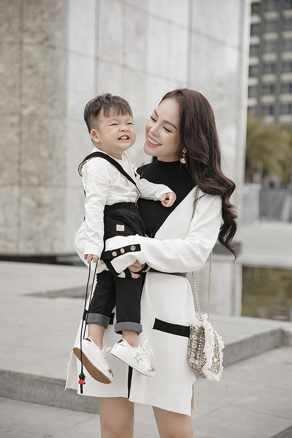 Dương Cẩm Lynh cùng con trai chụp bộ ảnh nhân dịp sinh nhật bé tròn hai tuổi-3