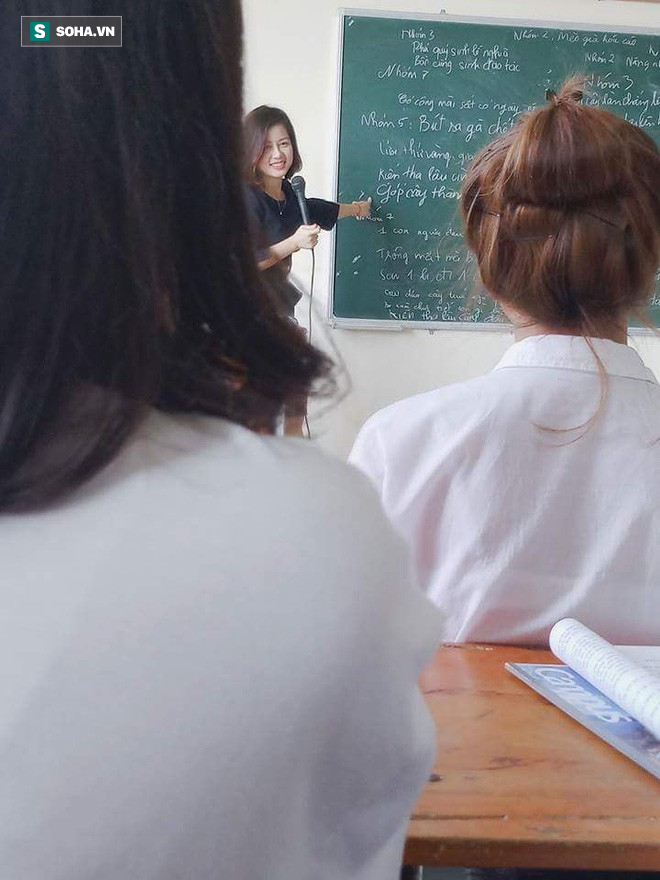 Cô giáo nổi tiếng vì bức ảnh chụp lén trong lớp học: Đã yêu cầu nhiều trang gỡ ảnh xuống-1