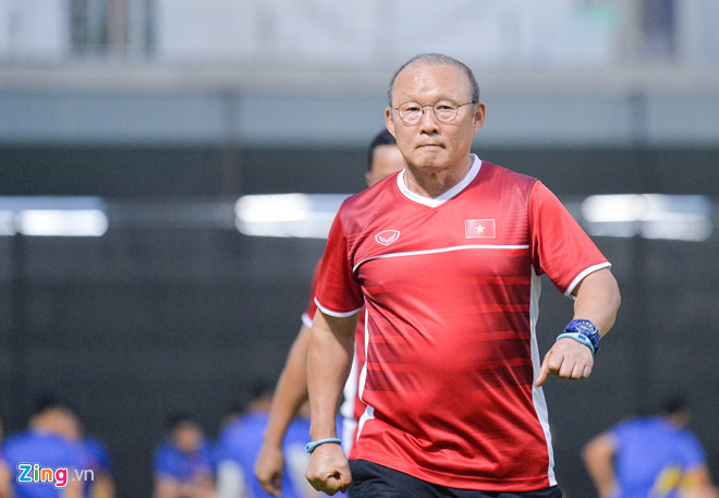 VFF tìm được phiên dịch mới cho HLV Park Hang Seo-1