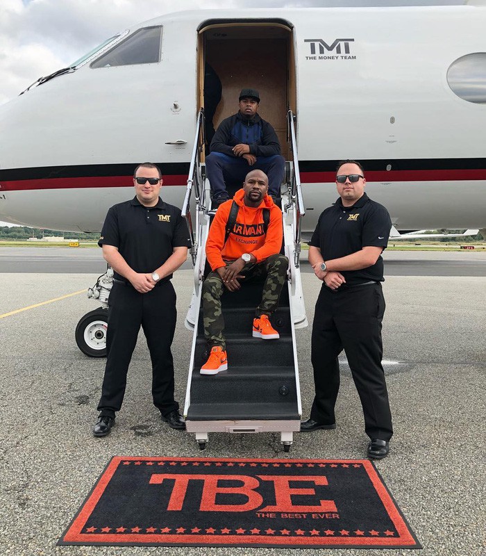 Cuộc sống vương giả của độc cô cầu bại Mayweather: Đi vòng quanh thế giới bằng máy bay riêng-1