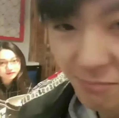 Lỡ hẹn với gái xấu qua mạng, chàng trai choáng váng khi gặp ngoài đời-3