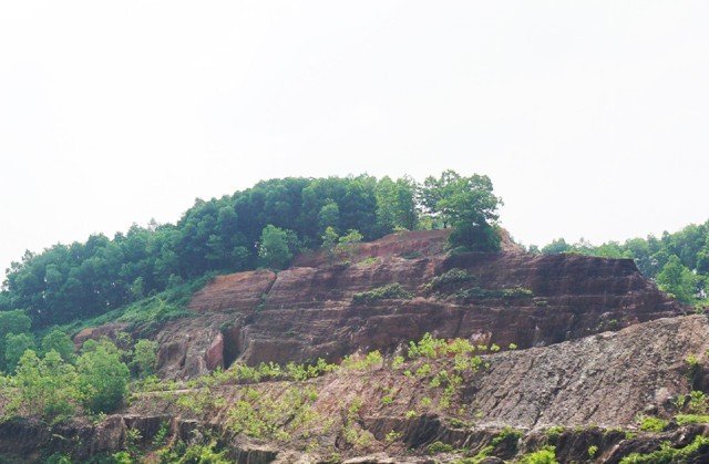 Thủ phủ đá đỏ Quỳ Châu: Vốc một nắm đất cũng gặp đá quý!-1