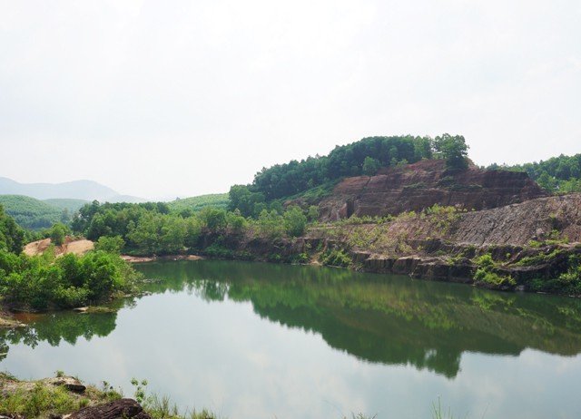 Thủ phủ đá đỏ Quỳ Châu: Vốc một nắm đất cũng gặp đá quý!-3