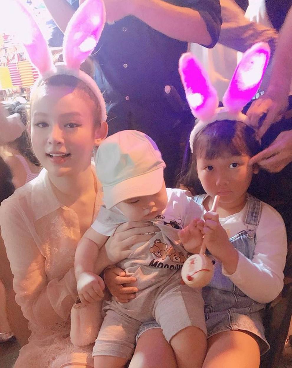 Huyền baby trẻ như gái 18 nhưng đã có con gái 5 tuổi được khen xinh như thiên thần-5