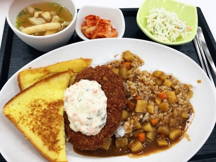 Ký túc xá của Đại học nữ sinh lớn nhất thế giới: Nội thất siêu xịn, sinh viên được phục vụ... tận răng-8