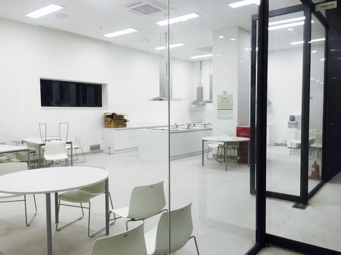 Ký túc xá của Đại học nữ sinh lớn nhất thế giới: Nội thất siêu xịn, sinh viên được phục vụ... tận răng-10