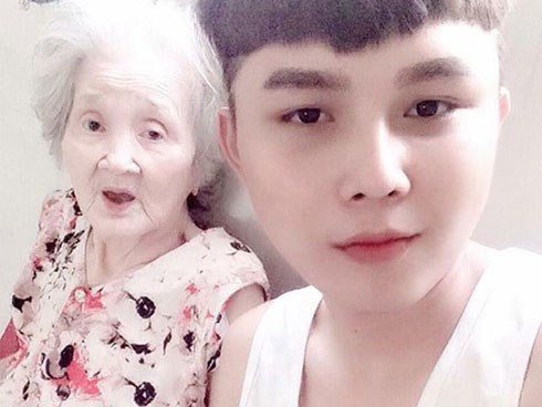 Cháu trai của bà cụ 90 tuổi