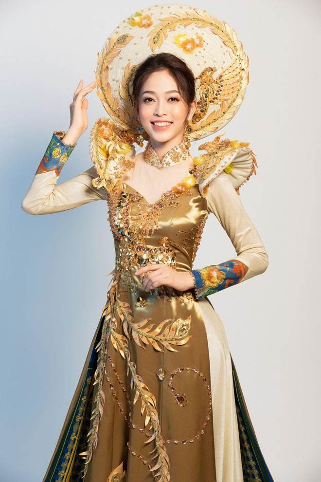 Phương Nga mang quốc phục Ngũ Phụng Tề Phi” cộng đồng mạng bảo nhìn như rèm cửa-3