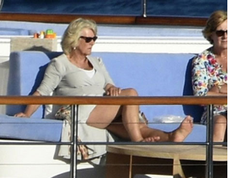 Bà Camilla lủi thủi một mình trong hai sự kiện, từng bị Hoàng gia Anh hắt hủi, cấm yêu Charles vì không còn trinh trắng-4