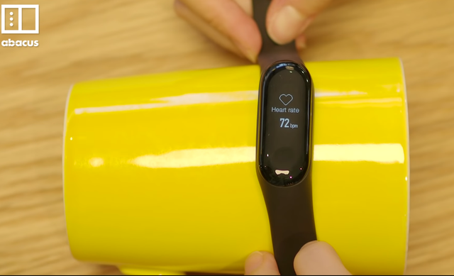Chuyện cười ra nước mắt về chiếc vòng tay thông minh của Apple, Xiaomi-3