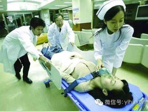 Người phụ nữ 30 tuổi toàn thân tím tái sau khi ăn món ăn nhiều người đang ăn mỗi ngày