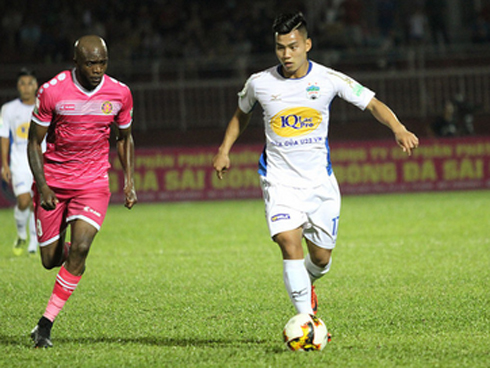 Bạn gái Vũ Văn Thanh hạnh phúc ngất ngây trong đêm kỷ niệm 3 năm yêu nhau-8