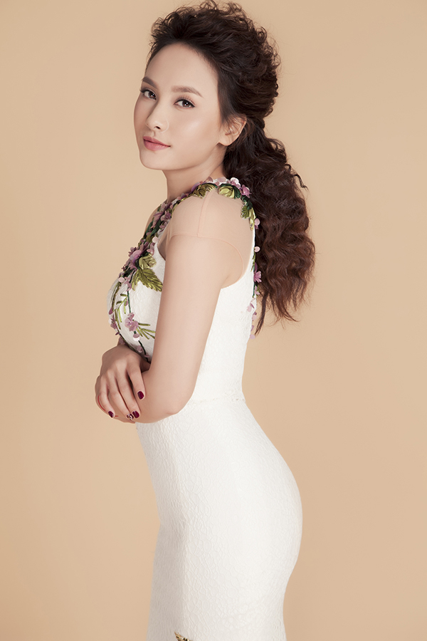 Nàng dâu quốc dân Bảo Thanh khéo léo khoe đường cong với đầm dạ hội kiêu sa-2