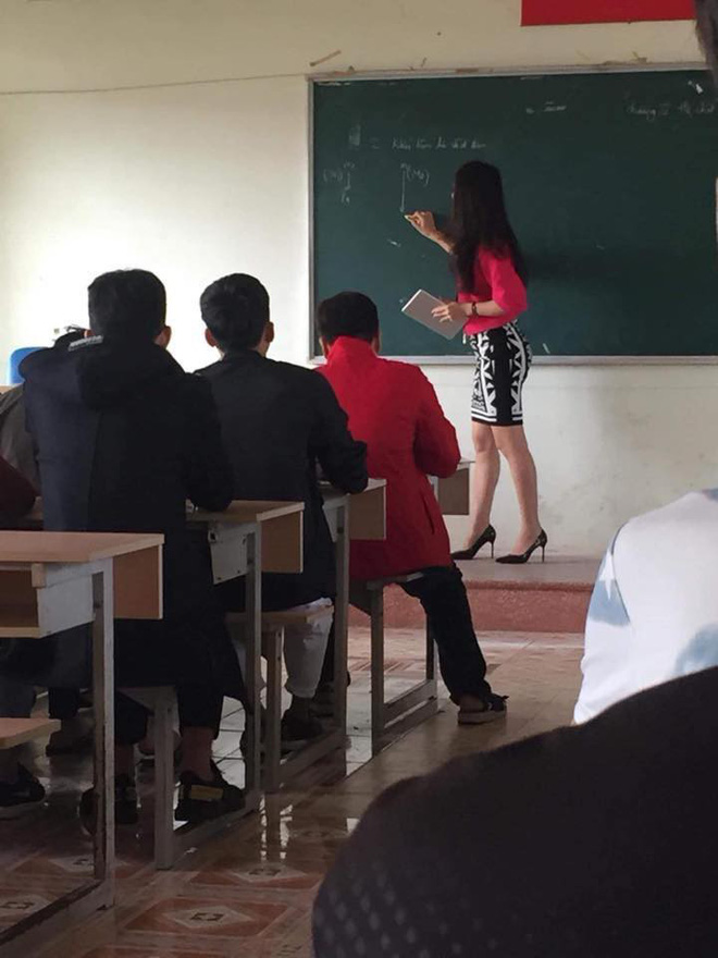 Thêm một cô giáo bị chụp trộm trên bục giảng khiến dân mạng xao xuyến-2