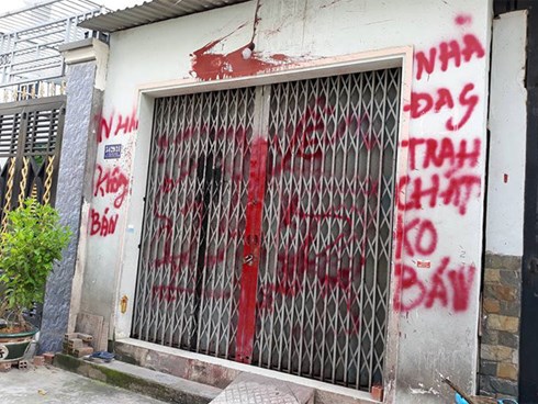 Cô giáo ở Sài Gòn viết đơn xin ‘xã hội đen’ cho đi dạy