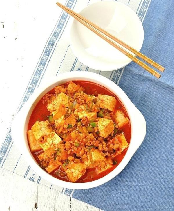 Hãy thử làm đậu phụ xốt thịt bằm ngon bá cháy theo công thức của người Hàn-1