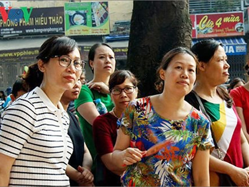 Phụ huynh sốt ruột với môn thứ tư kỳ thi lớp 10-4